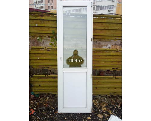 Пластиковая дверь  б\у